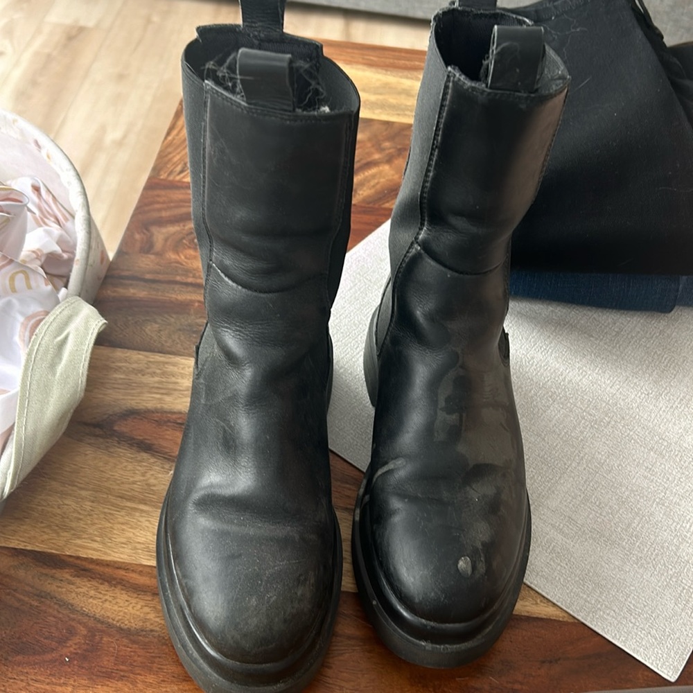 Black boots